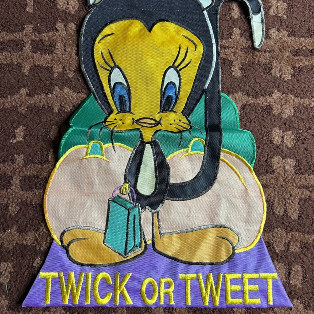 Vintage Looney Tunes Tweety Bird Halloween Garden Flag Twick or Tweet Sylvester